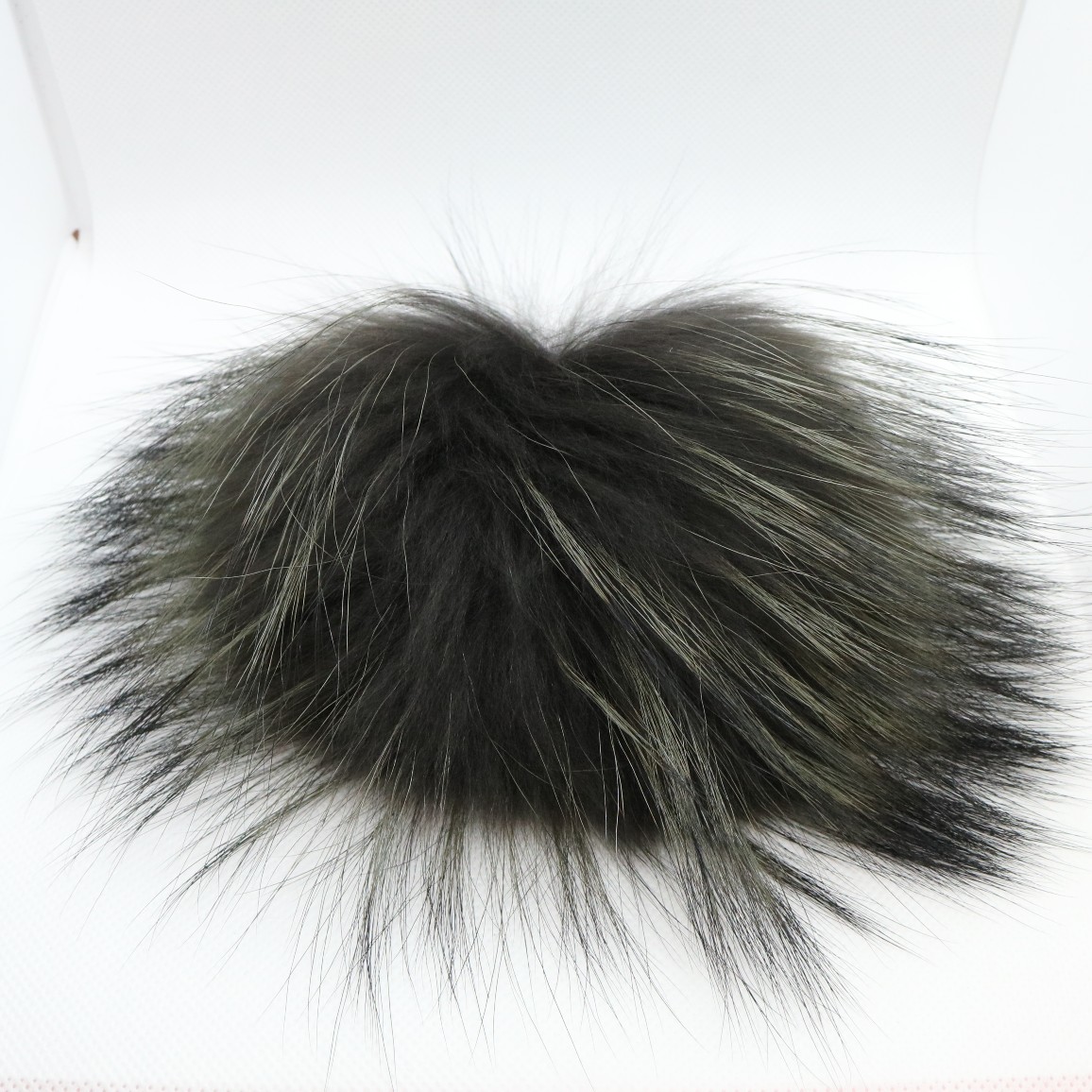 Pompon   Tryklås  Mårhund  11-14 Cm  Mørk Grå